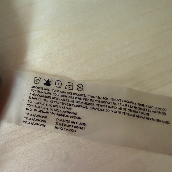 TNA Black Cut Out Back Sports Bra - ECLN - XS - Picture 5 of 5